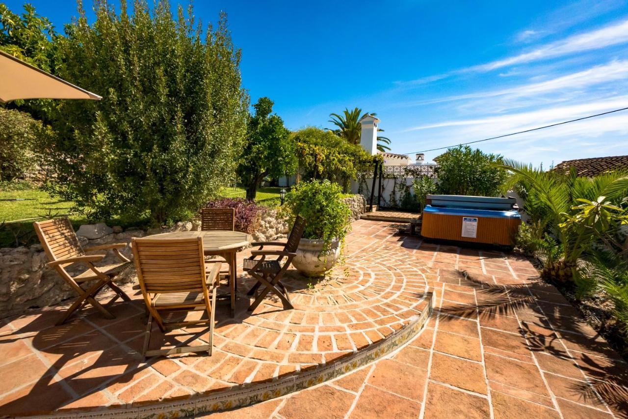 פריחיליאנה Private Heated Pool, Jacuzzi & 1225M2 Garden In Villa Cipreses מראה חיצוני תמונה