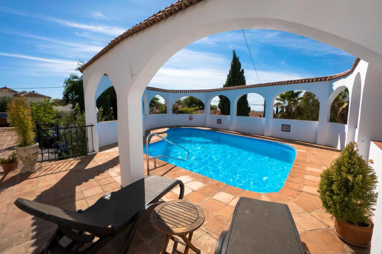 פריחיליאנה Private Heated Pool, Jacuzzi & 1225M2 Garden In Villa Cipreses מראה חיצוני תמונה