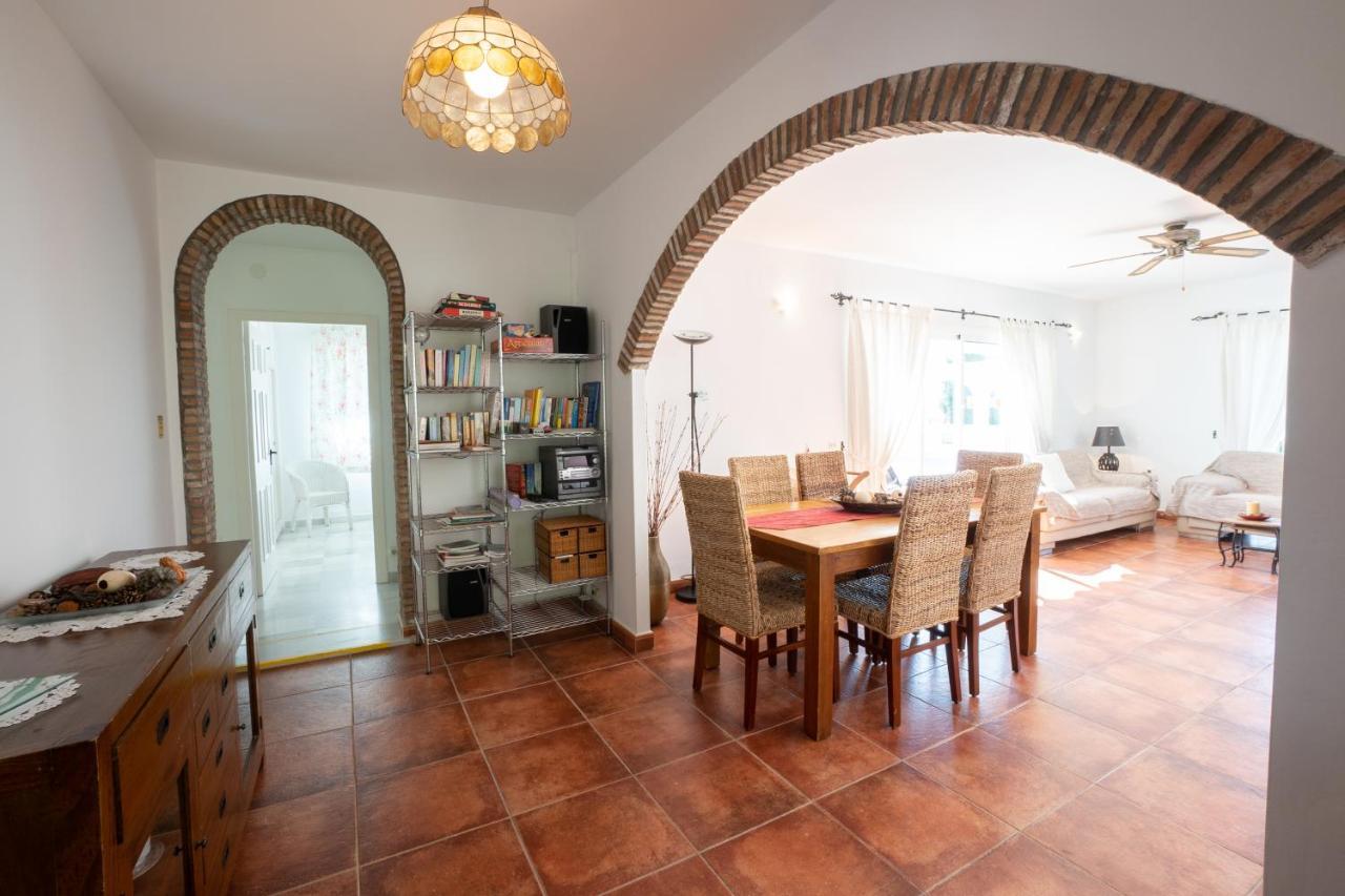 פריחיליאנה Private Heated Pool, Jacuzzi & 1225M2 Garden In Villa Cipreses מראה חיצוני תמונה