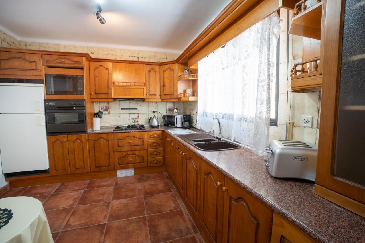 פריחיליאנה Private Heated Pool, Jacuzzi & 1225M2 Garden In Villa Cipreses מראה חיצוני תמונה