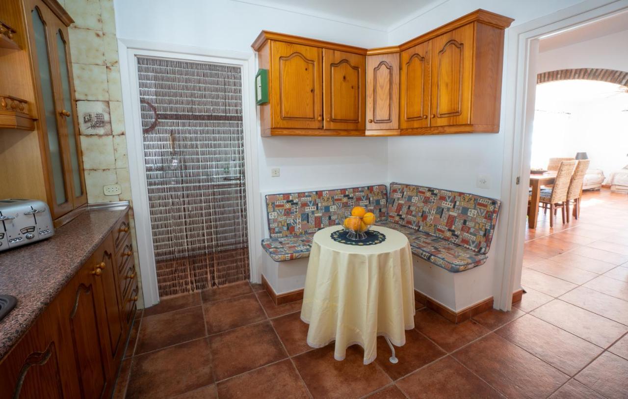 פריחיליאנה Private Heated Pool, Jacuzzi & 1225M2 Garden In Villa Cipreses מראה חיצוני תמונה