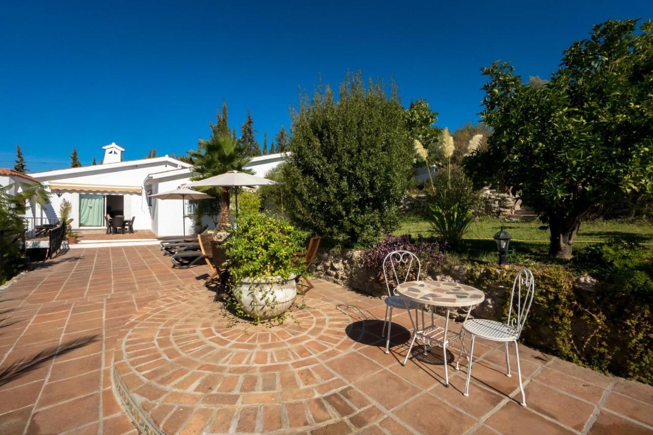 פריחיליאנה Private Heated Pool, Jacuzzi & 1225M2 Garden In Villa Cipreses מראה חיצוני תמונה