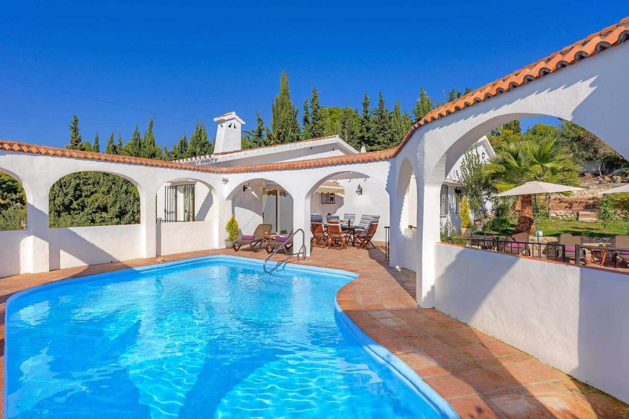 פריחיליאנה Private Heated Pool, Jacuzzi & 1225M2 Garden In Villa Cipreses מראה חיצוני תמונה